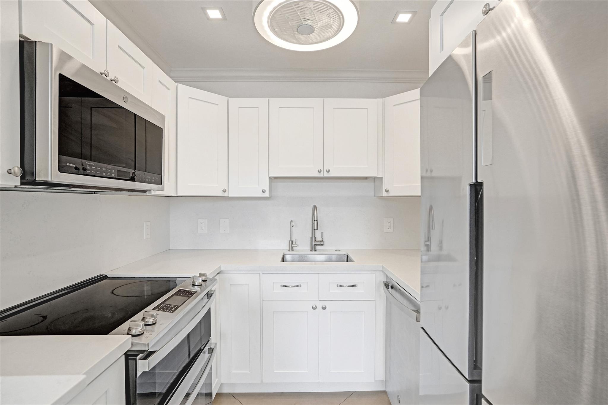 FAIRBANKS COURT - Residential