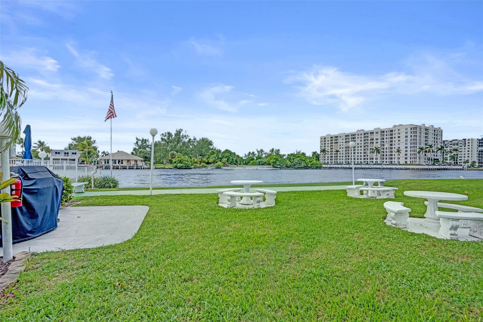 FAIRBANKS COURT - Residential