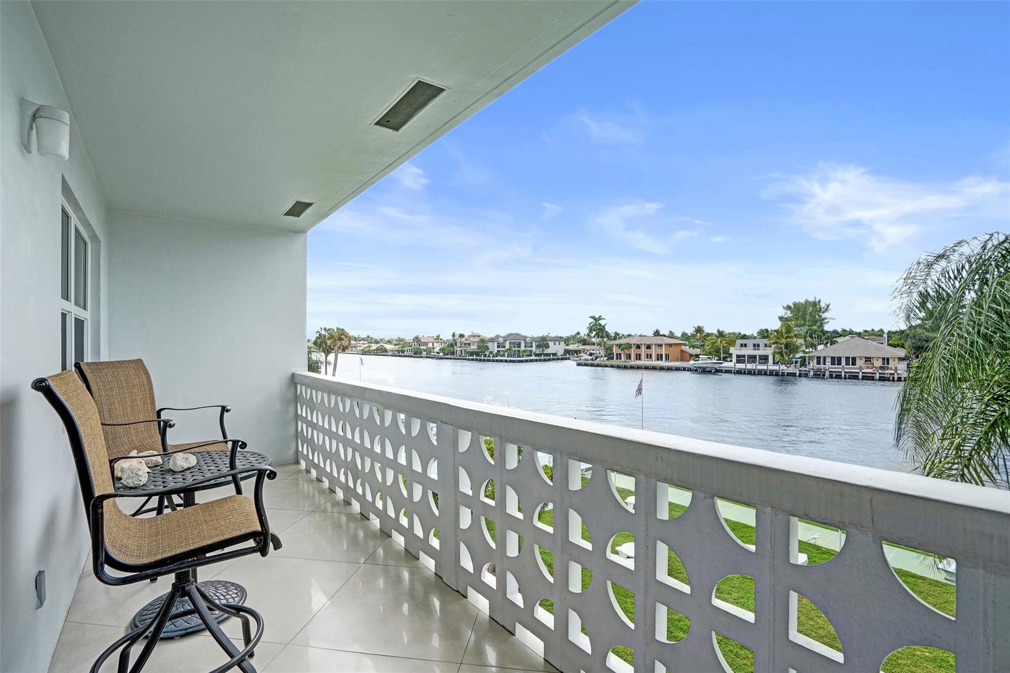 FAIRBANKS COURT - Residential