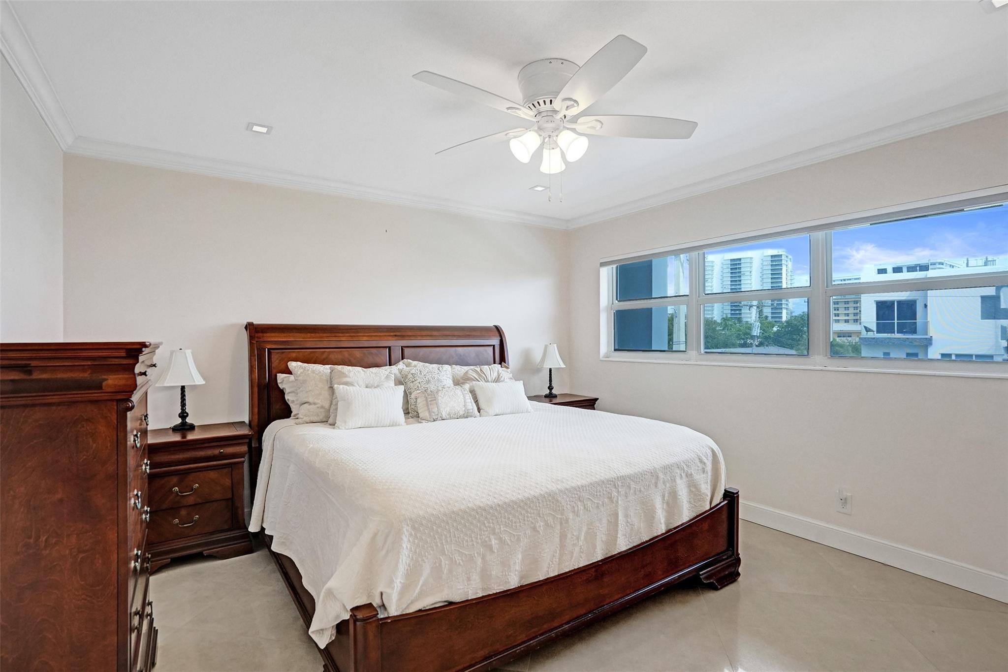 1001 N Riverside Dr 304