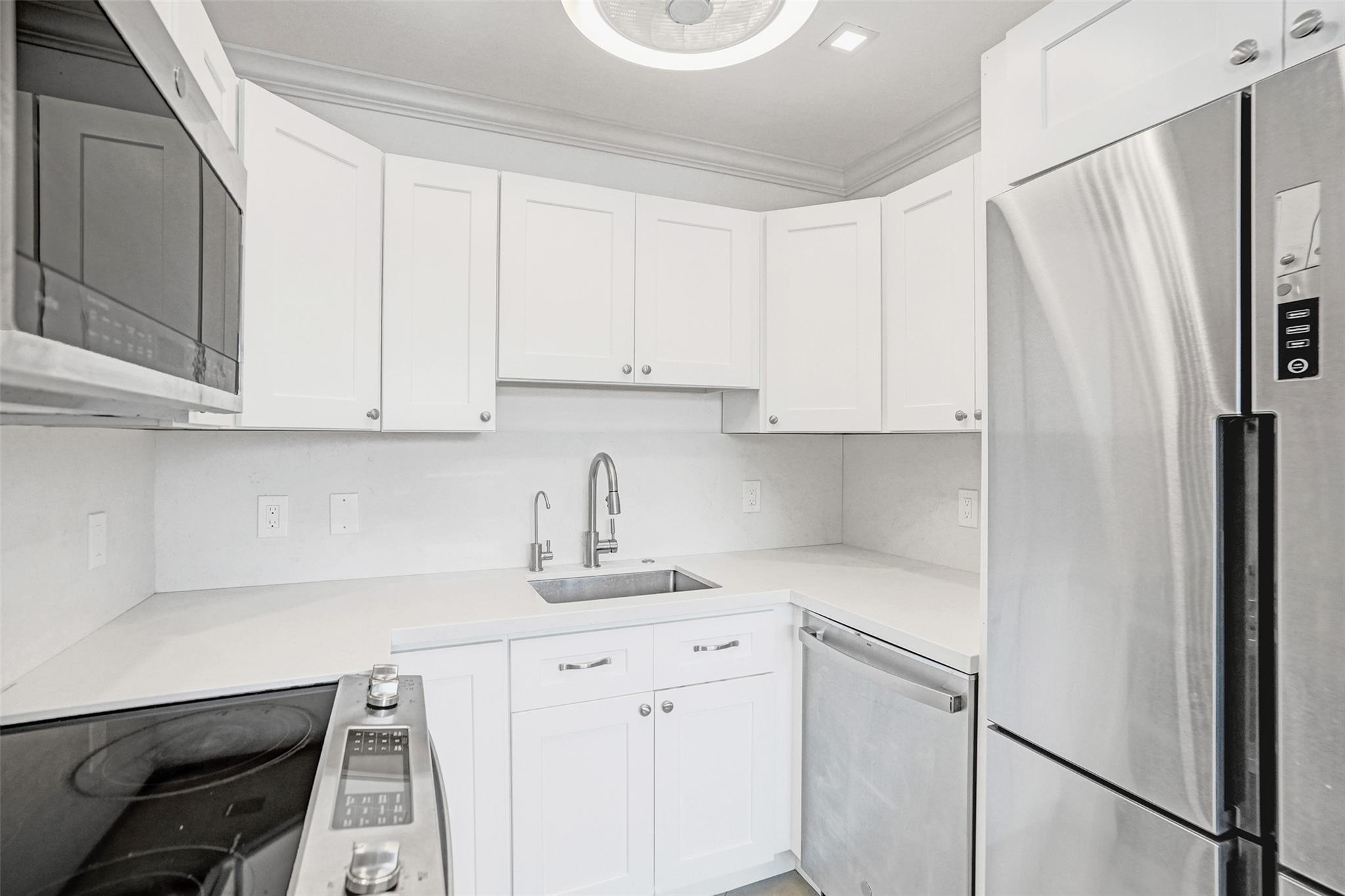 FAIRBANKS COURT - Residential