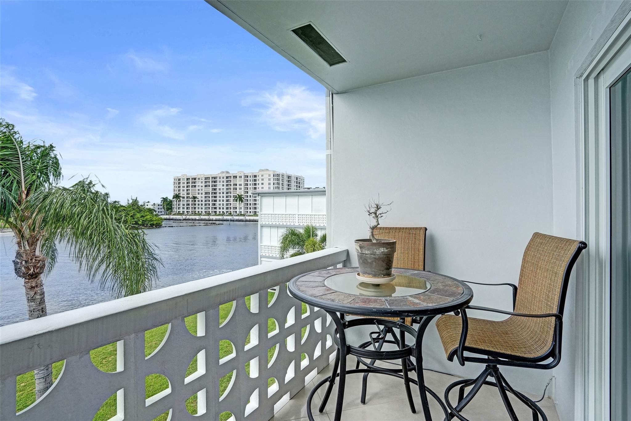 FAIRBANKS COURT - Residential