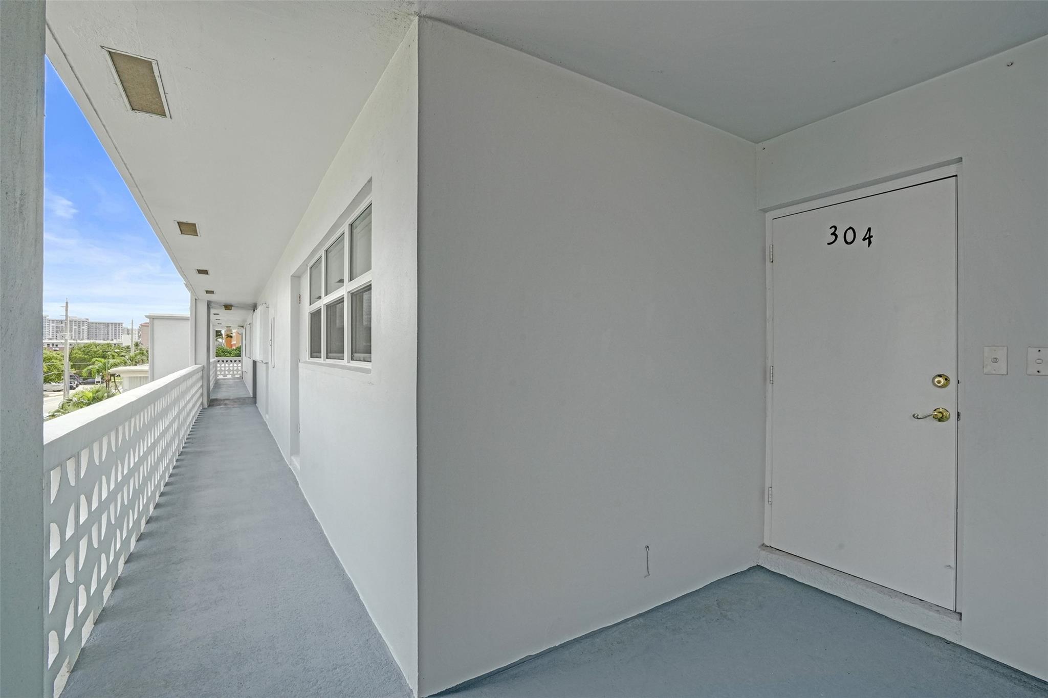 FAIRBANKS COURT - Residential