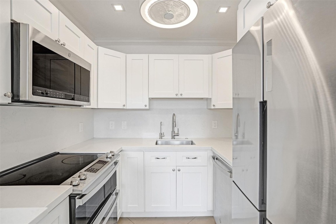 FAIRBANKS COURT - Residential