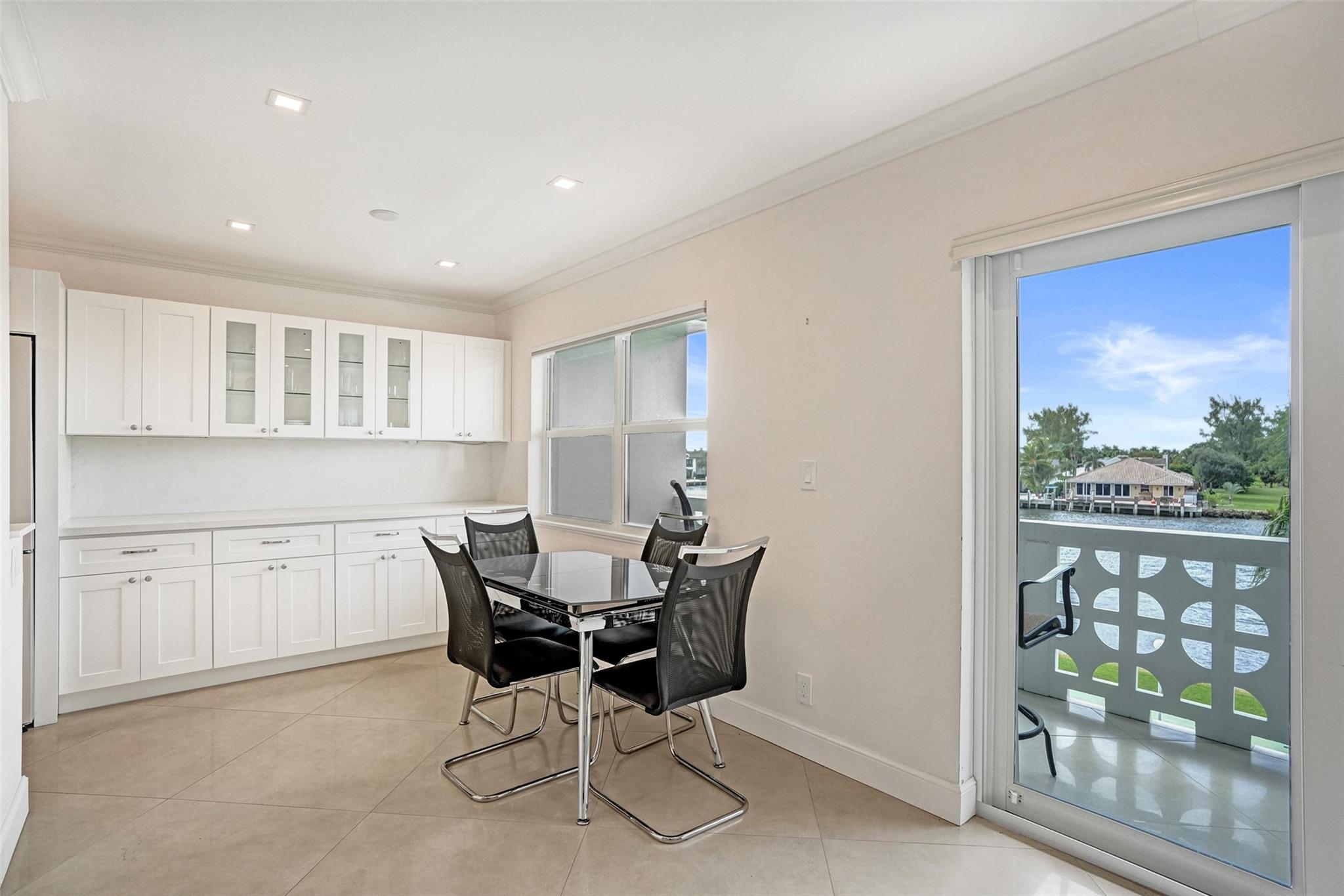 FAIRBANKS COURT - Residential