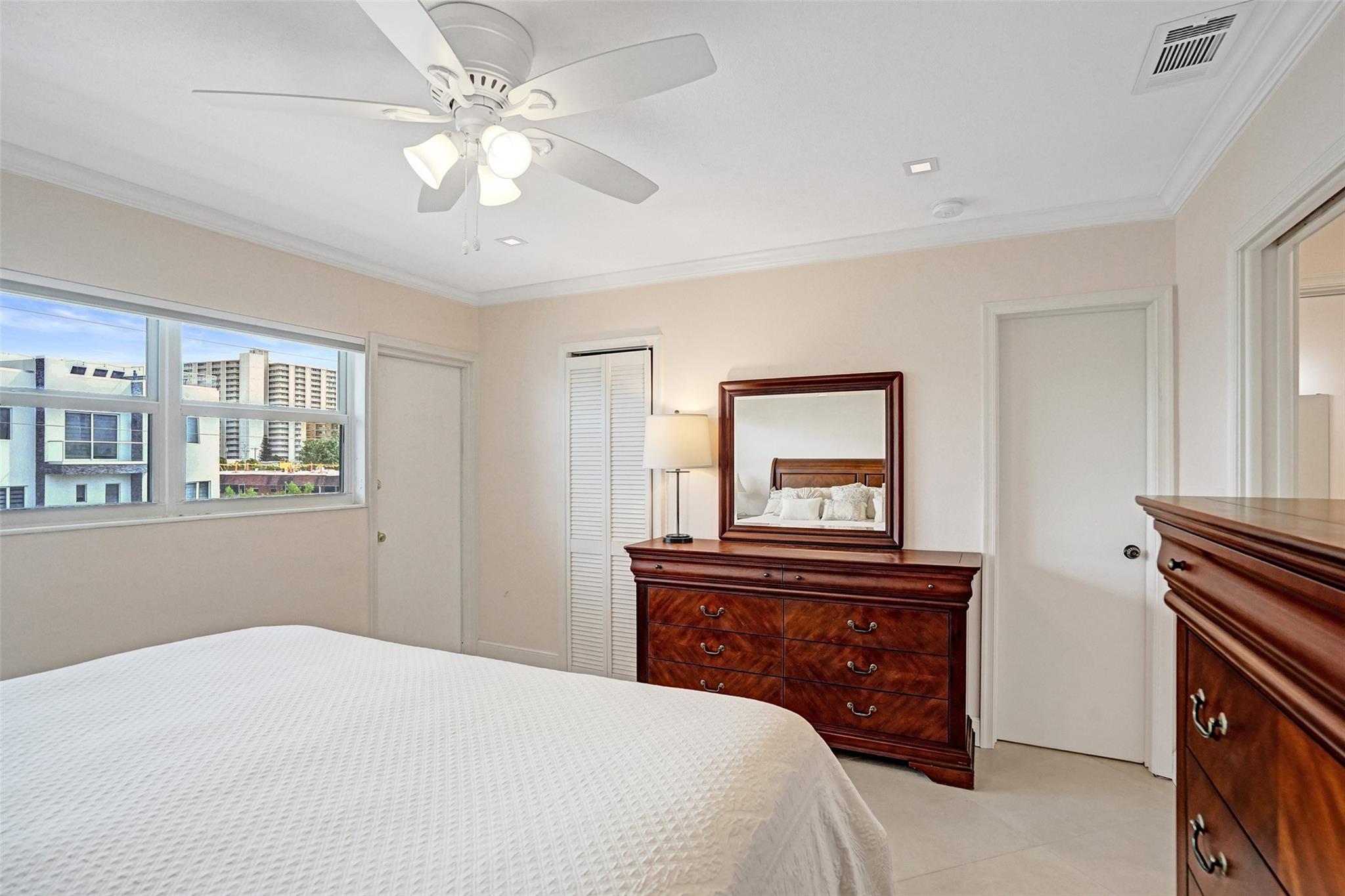 FAIRBANKS COURT - Residential