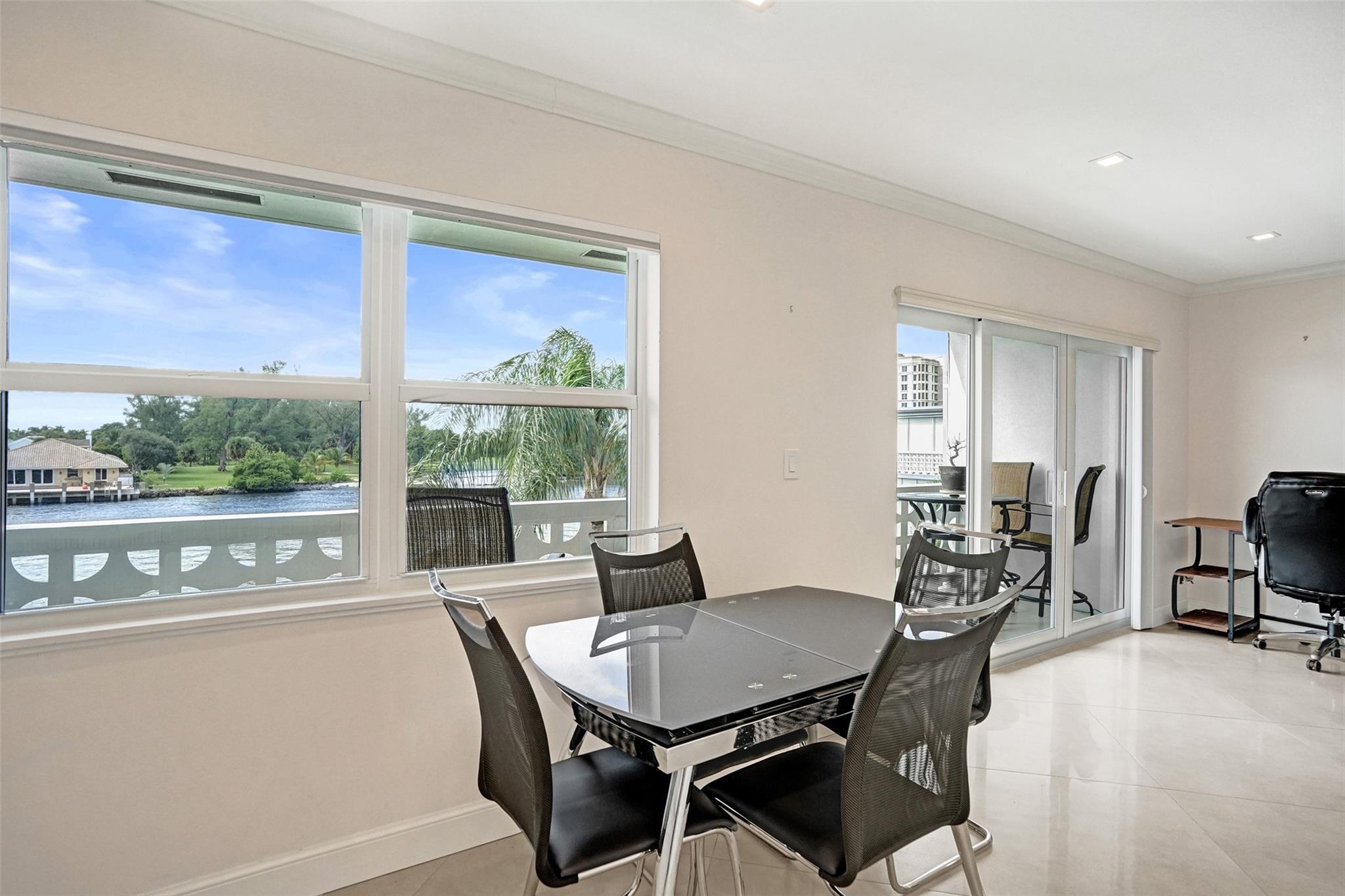 FAIRBANKS COURT - Residential