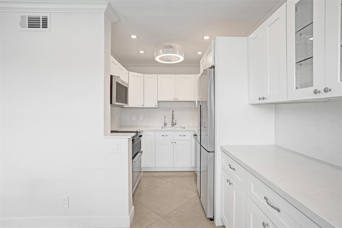 FAIRBANKS COURT - Residential