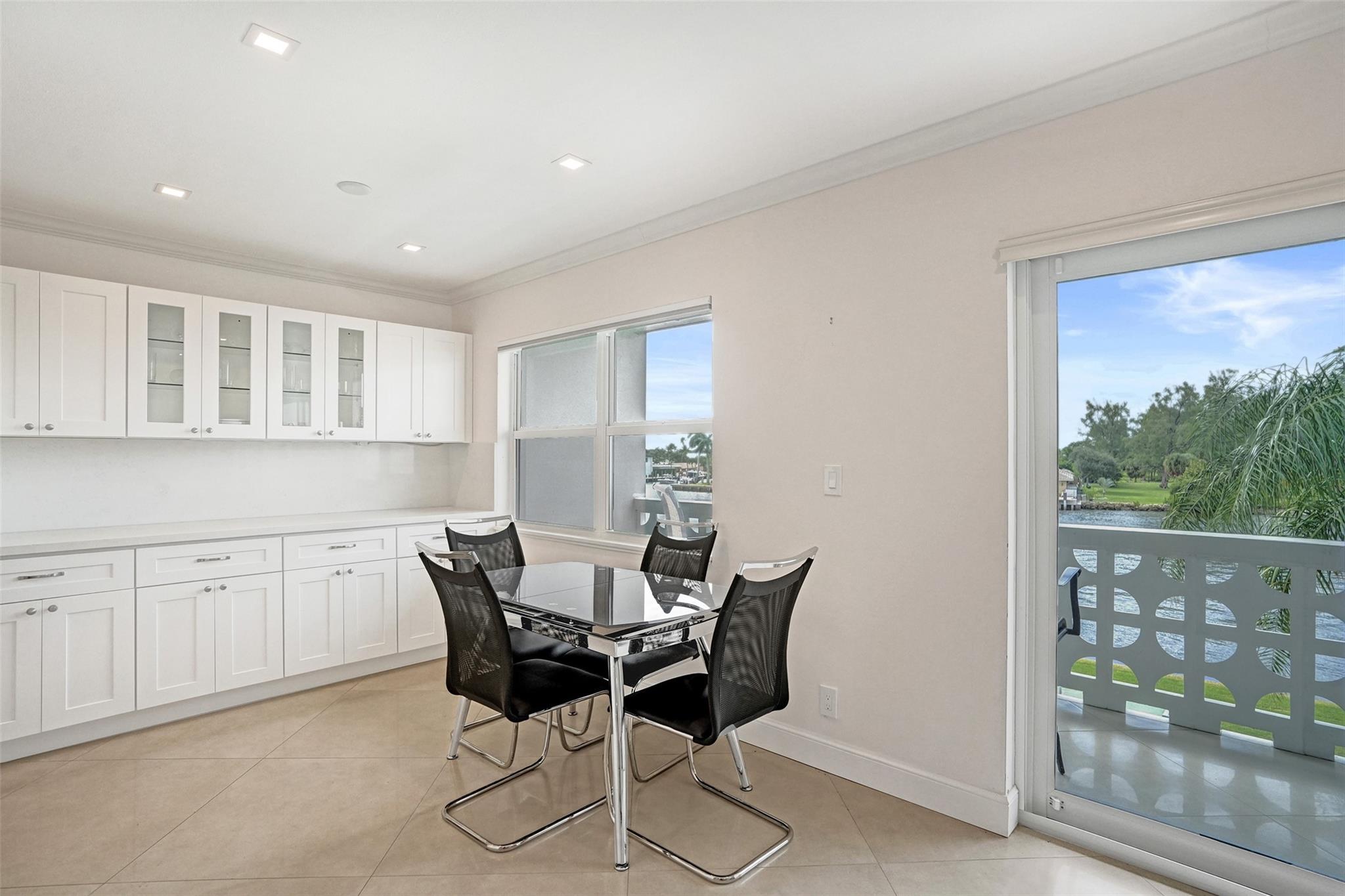 FAIRBANKS COURT - Residential