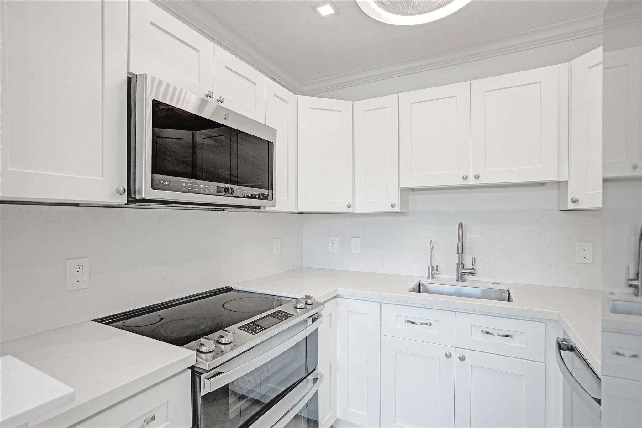 FAIRBANKS COURT - Residential