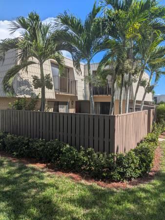 Southeast exposure no parking lot view Great location in Sandalwood South.Near pool and tennis.In excellent condition. Near shopping and the airport. I95 at both 45th street and Palm Beach Lakes.Unfurnished!