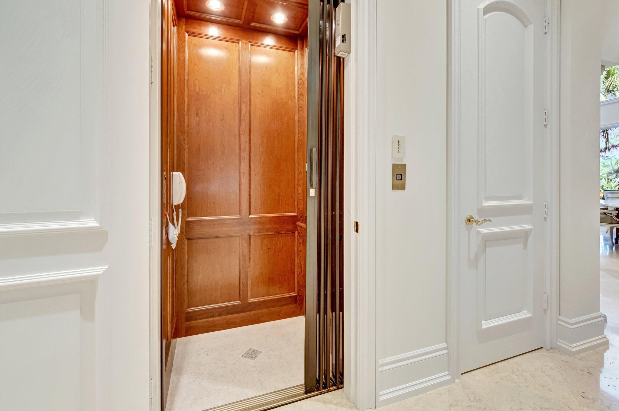 Mizner Country Club - Residential