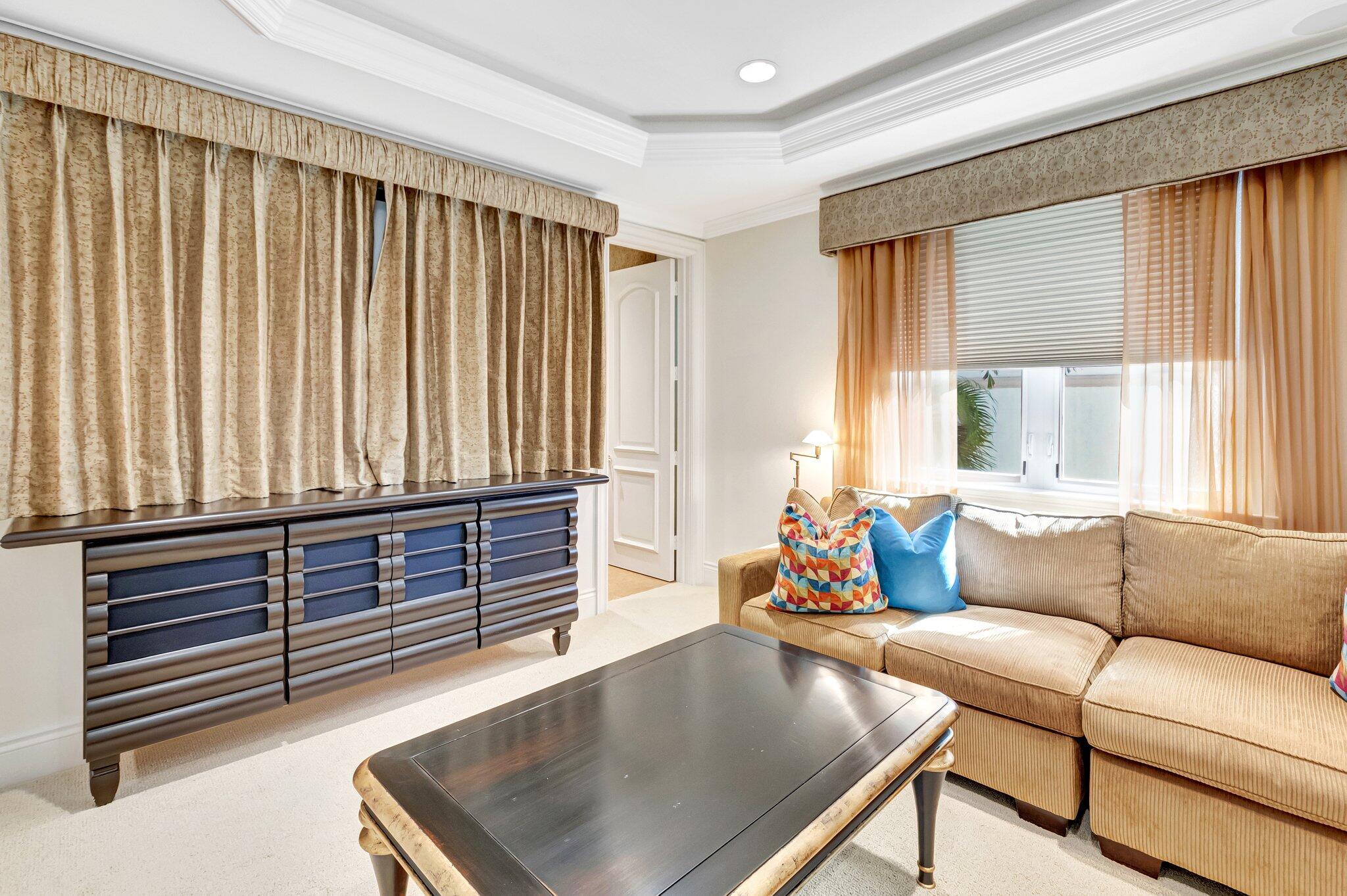 Mizner Country Club - Residential