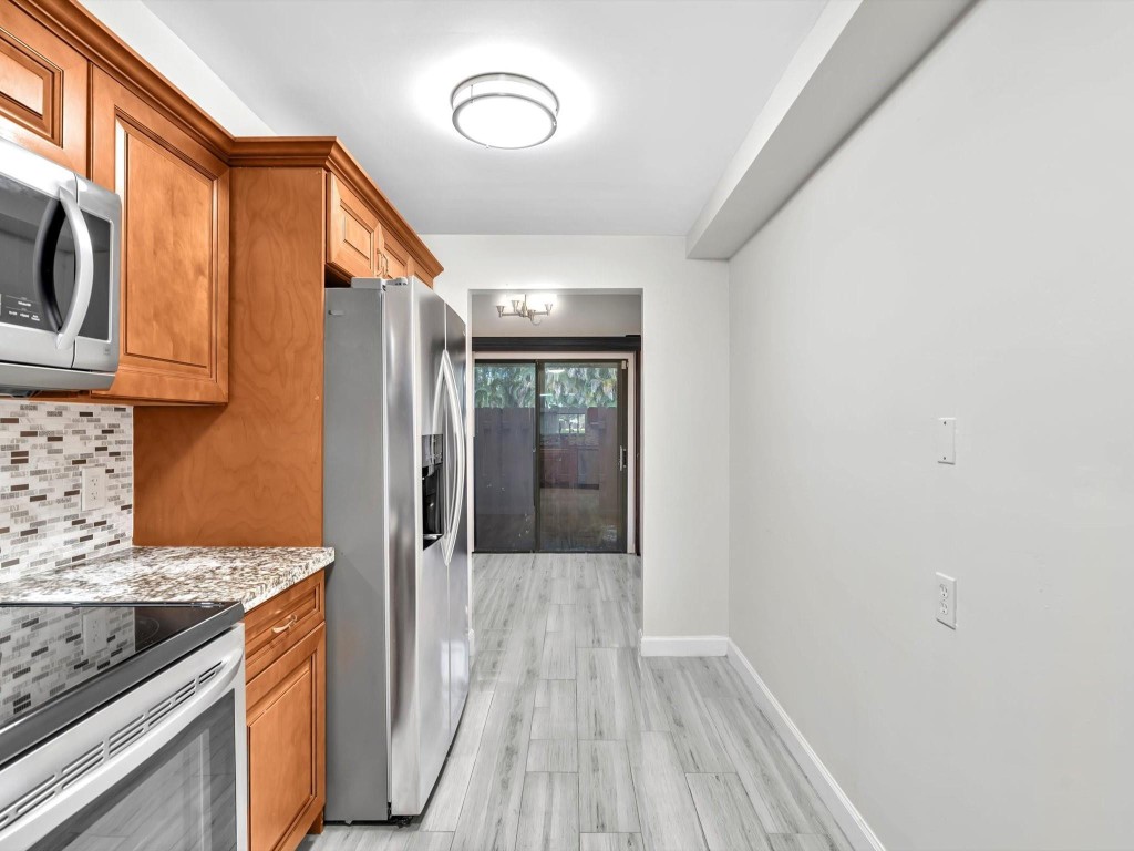 Pine Island Lakes - Residential Lease