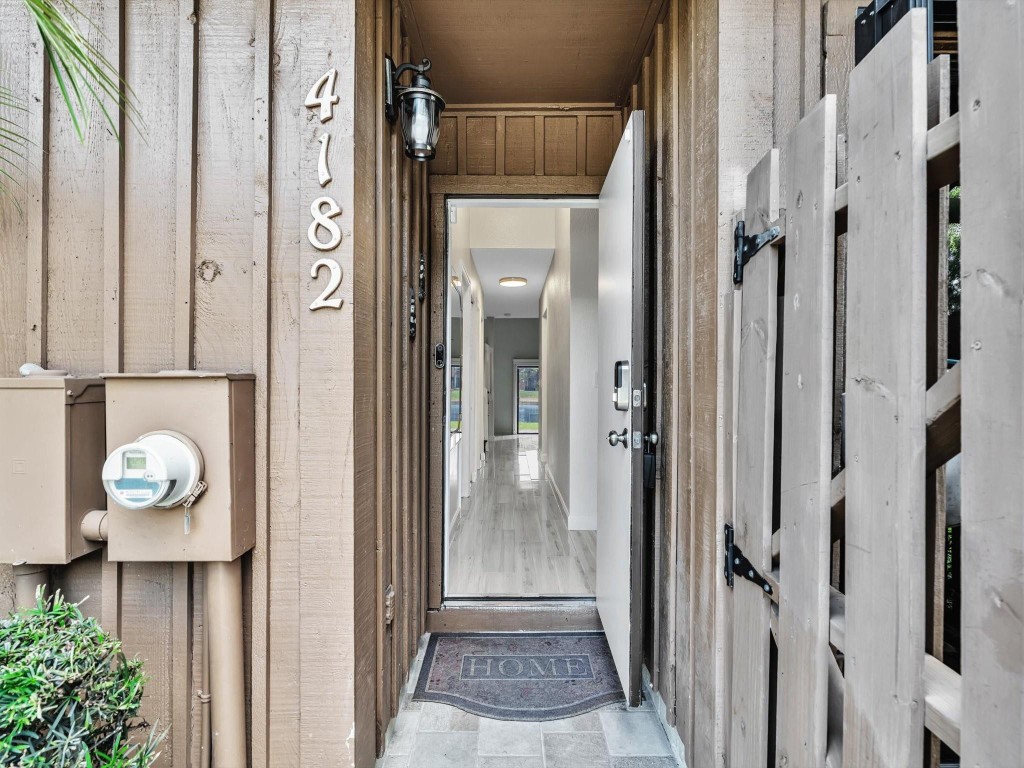 Pine Island Lakes - Residential Lease