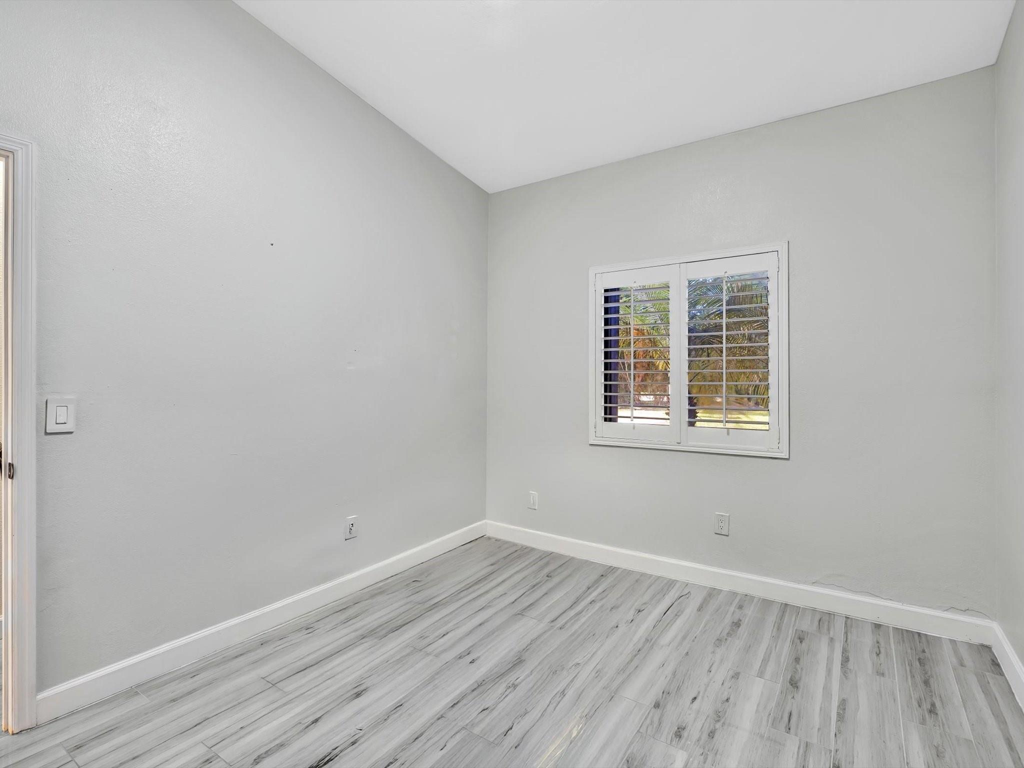 Pine Island Lakes - Residential Lease