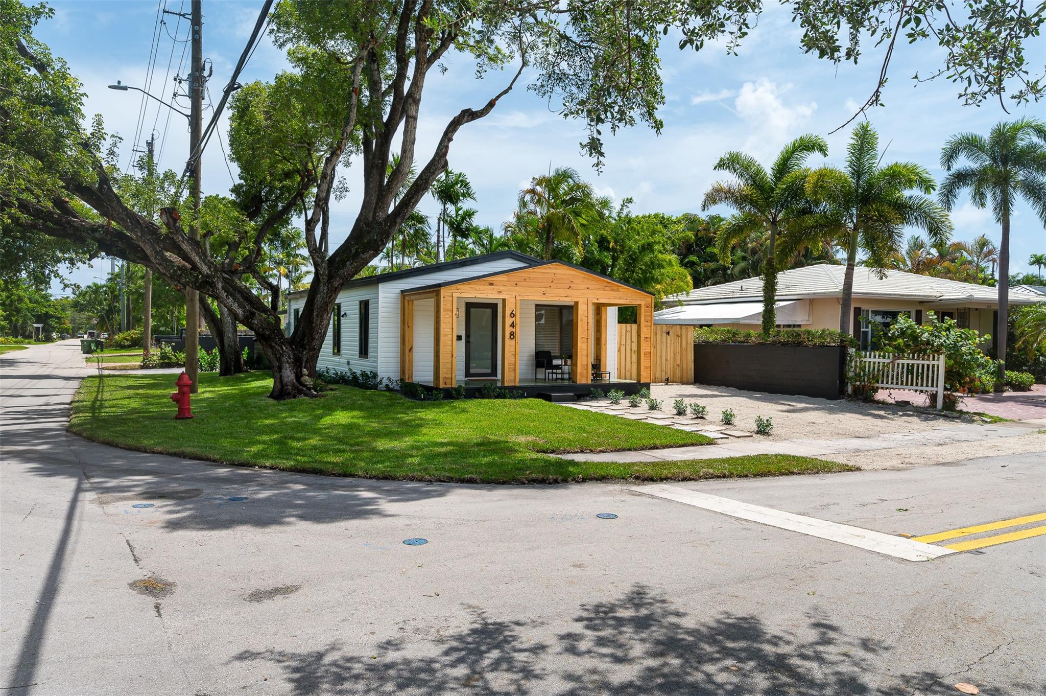 648 NE 16th Terr