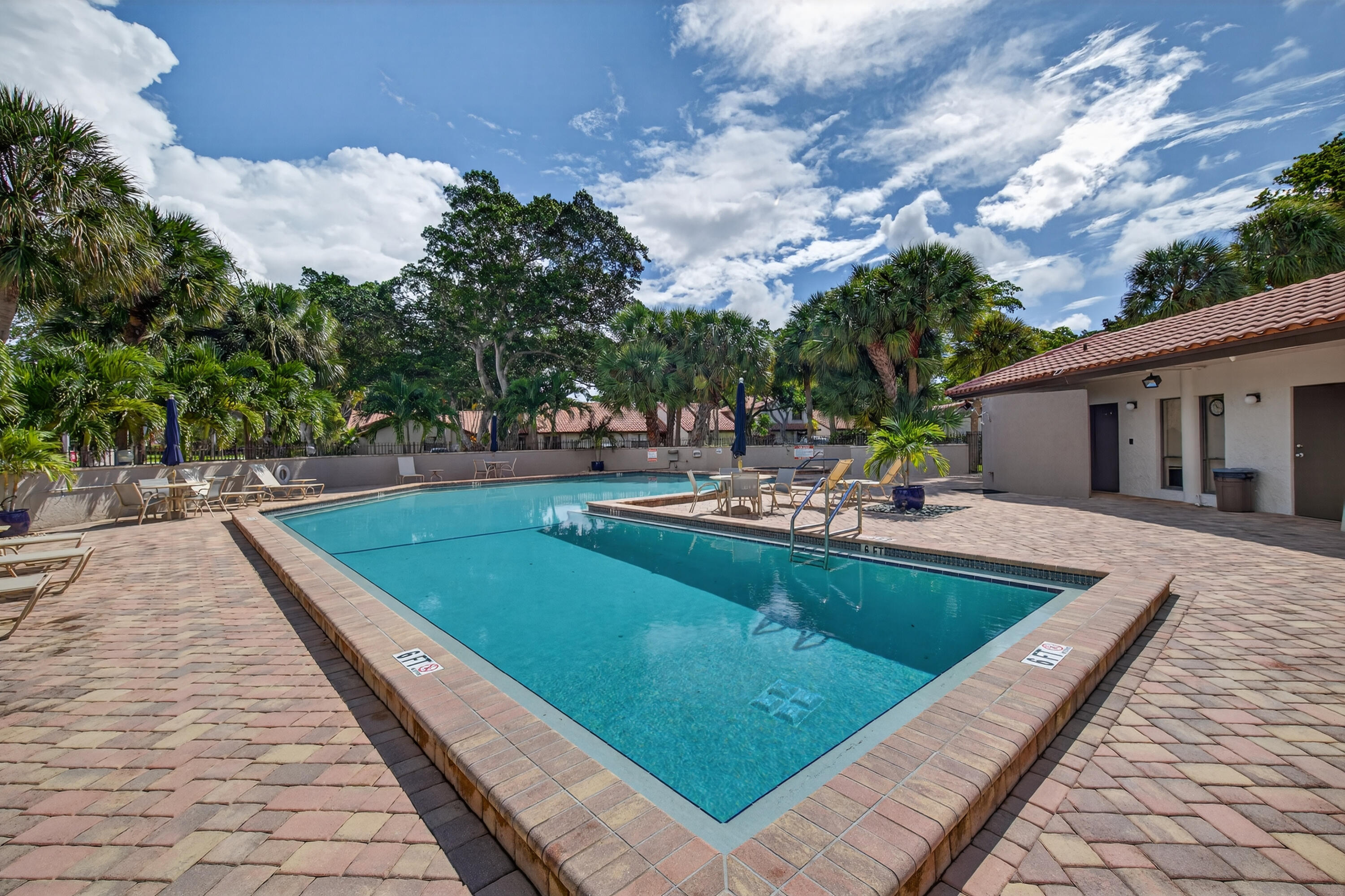 LAKES OF DEER CREEK CONDO - Residential