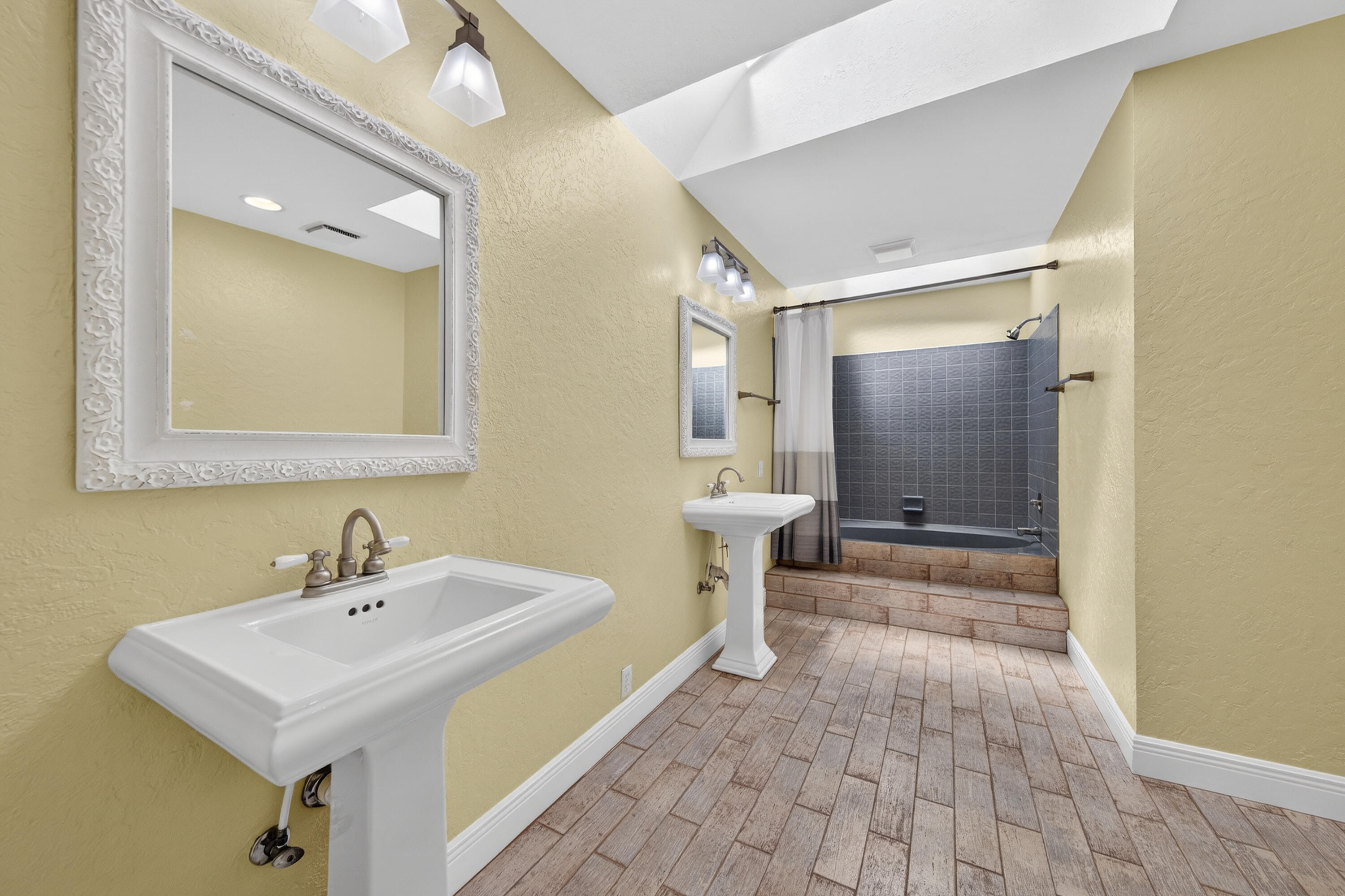 LAKES OF DEER CREEK CONDO - Residential