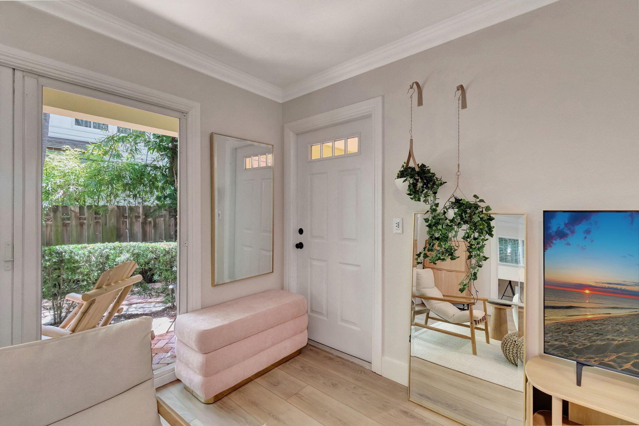 49 SE 7th Avenue 2