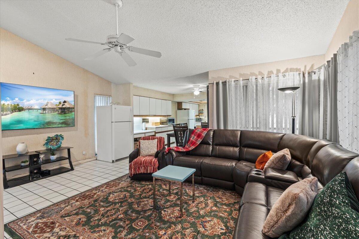 EASTPOINTE SUB PL 9-A IN PB49P3 LT 22 - Residential