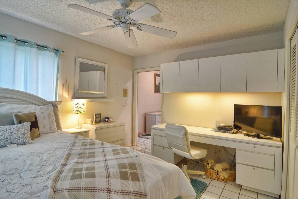 EASTPOINTE SUB PL 9-A IN PB49P3 LT 22 - Residential