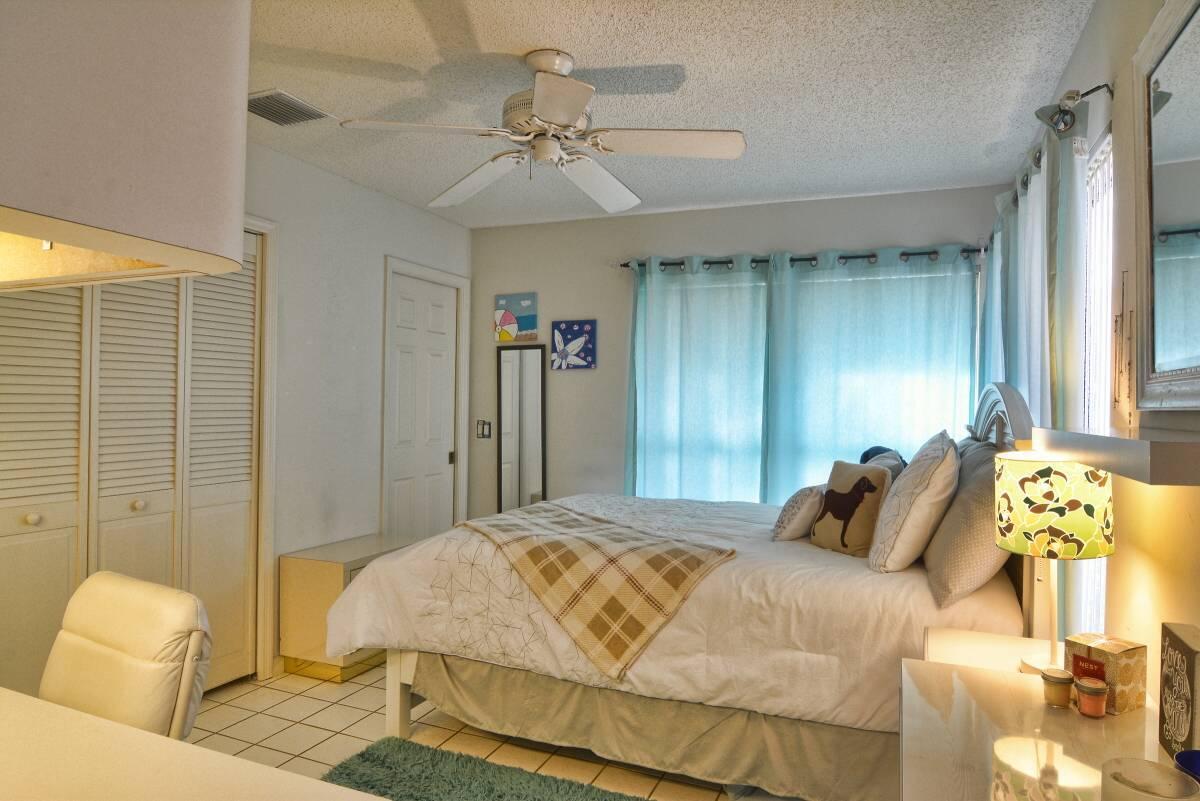 EASTPOINTE SUB PL 9-A IN PB49P3 LT 22 - Residential