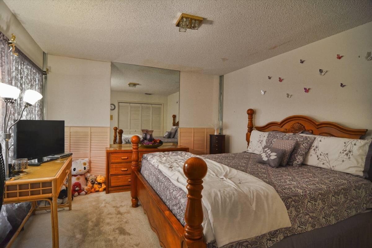 EASTPOINTE SUB PL 9-A IN PB49P3 LT 22 - Residential