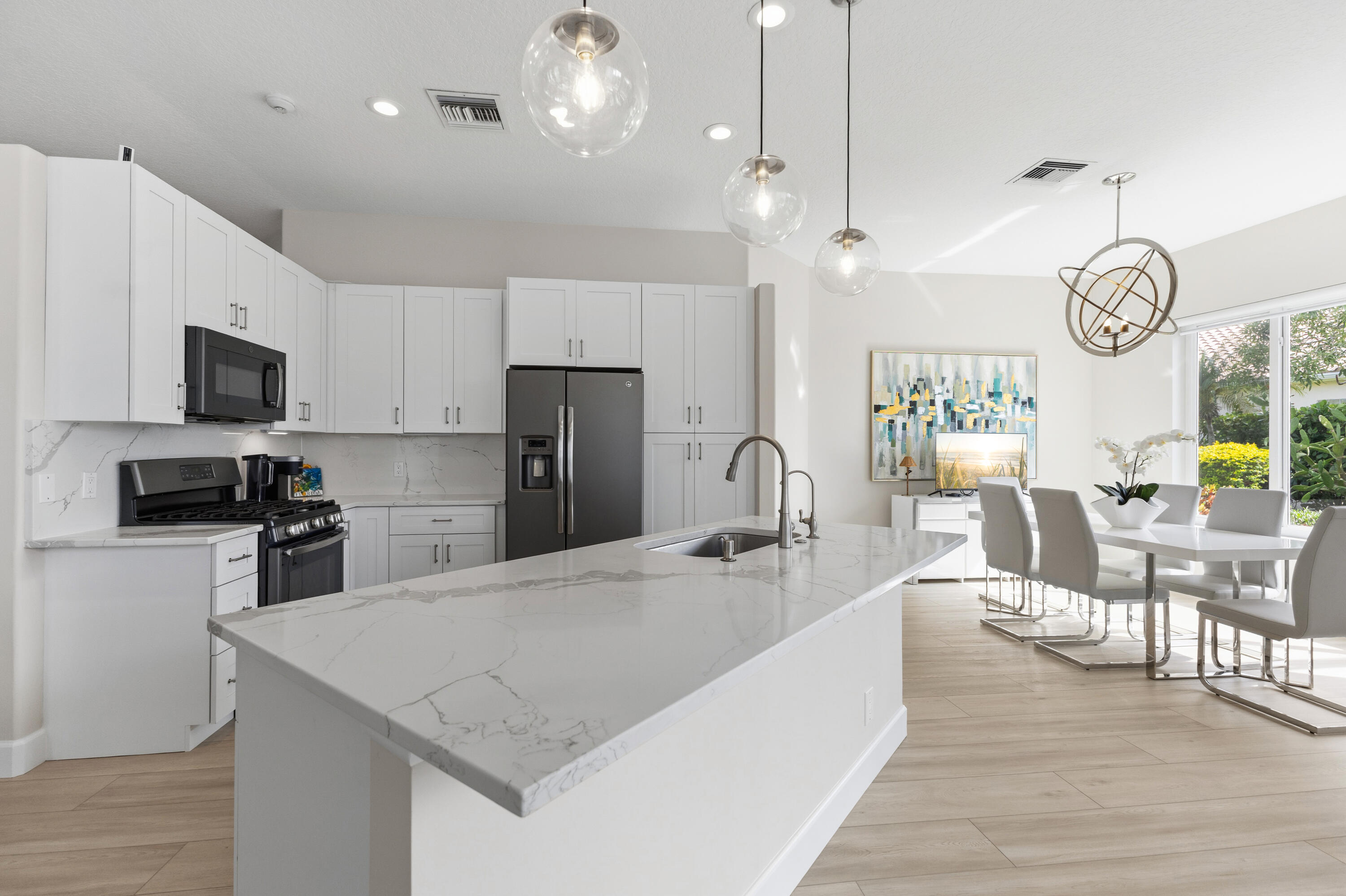 DIAMOND HEAD - Residential
