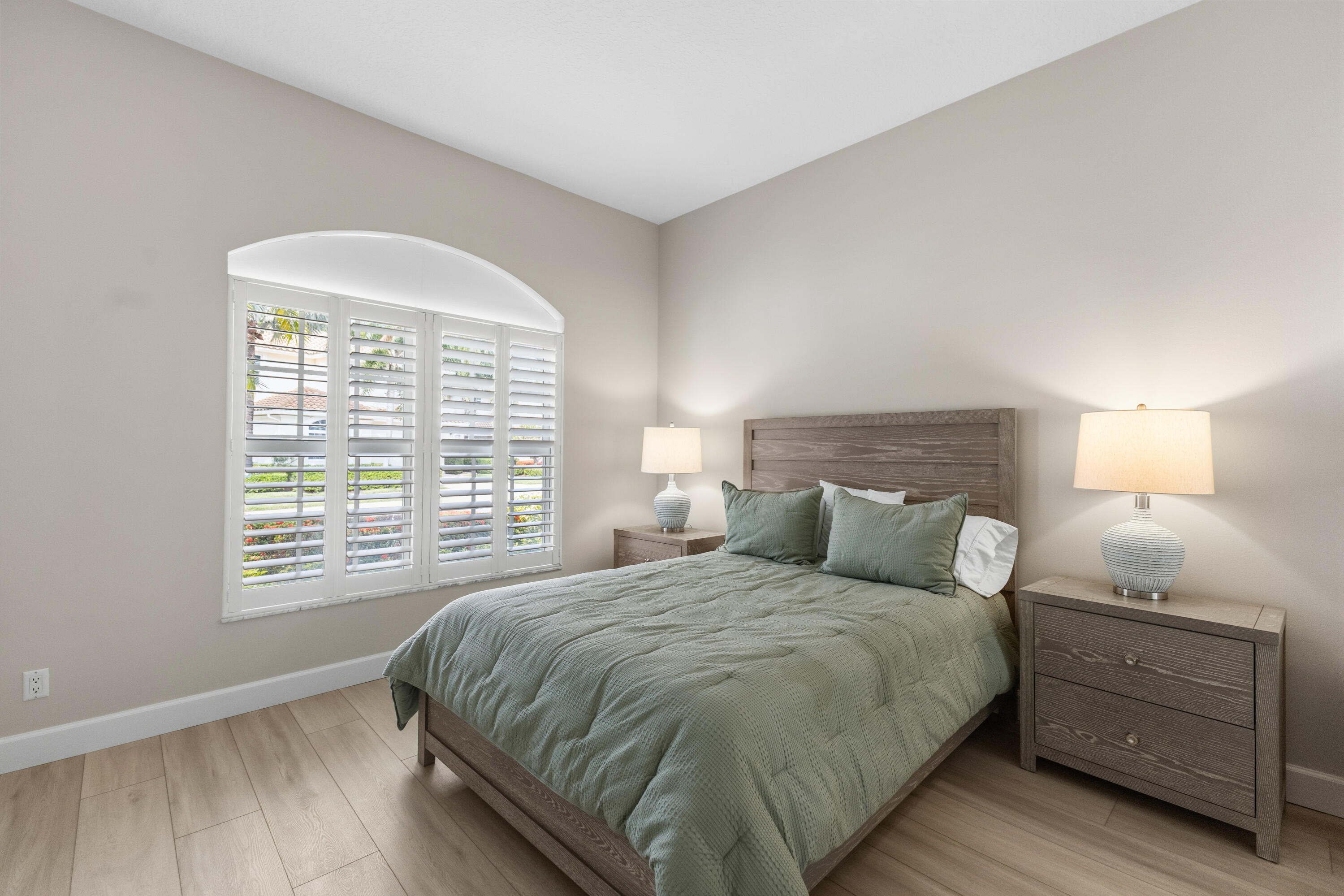 DIAMOND HEAD - Residential