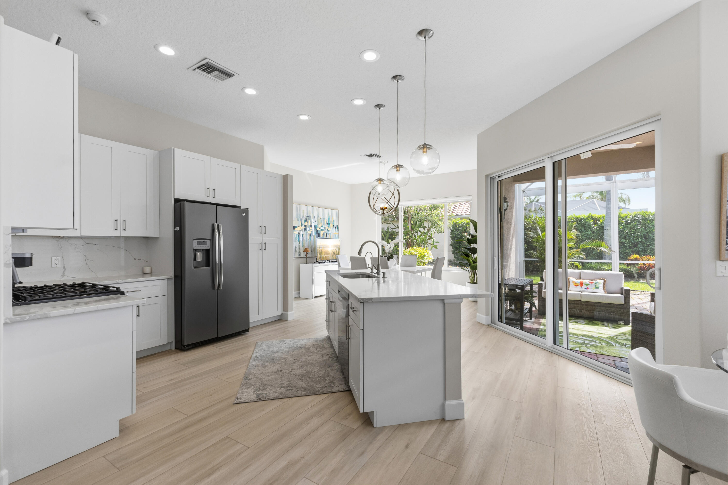 DIAMOND HEAD - Residential