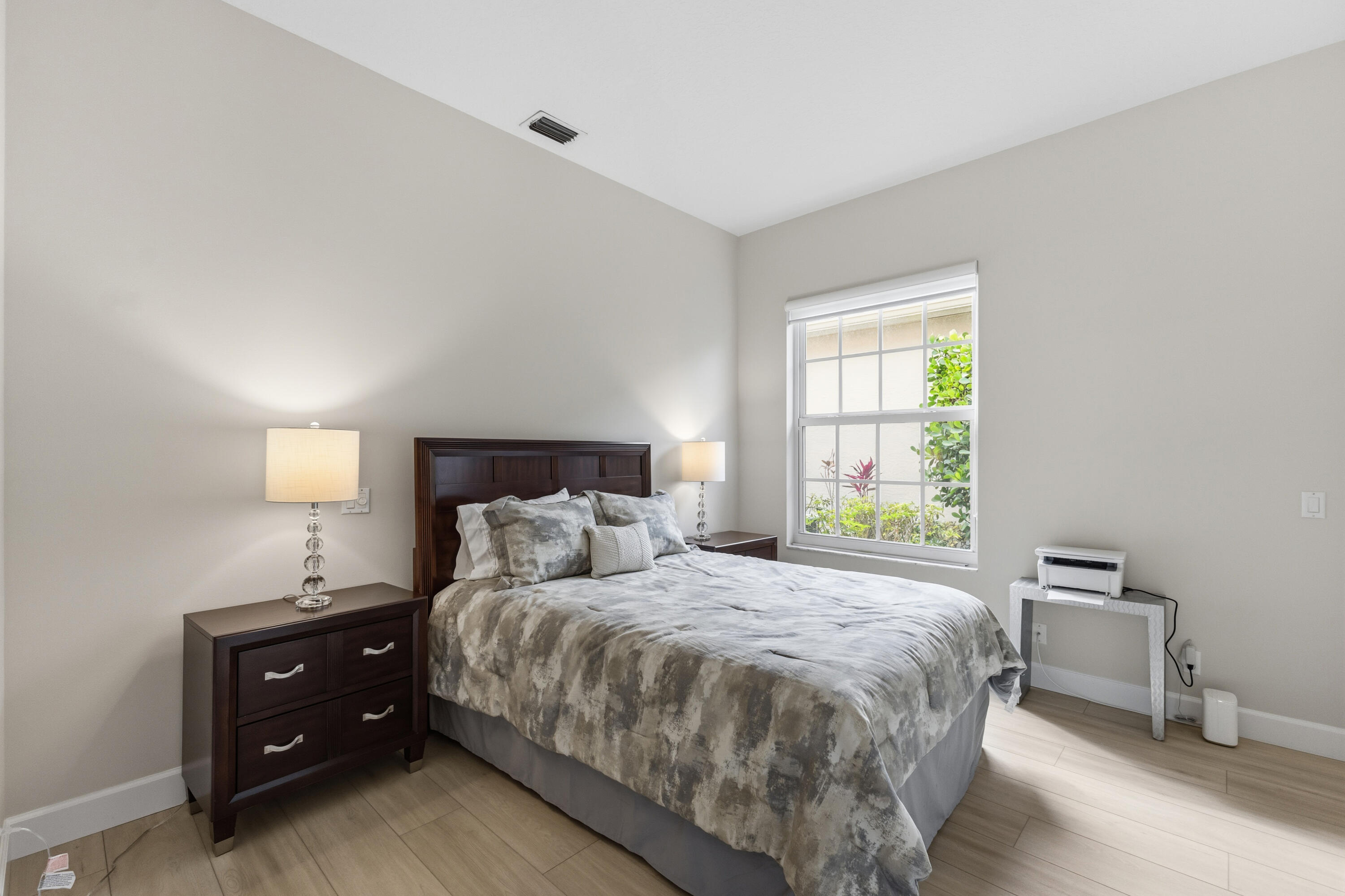 DIAMOND HEAD - Residential