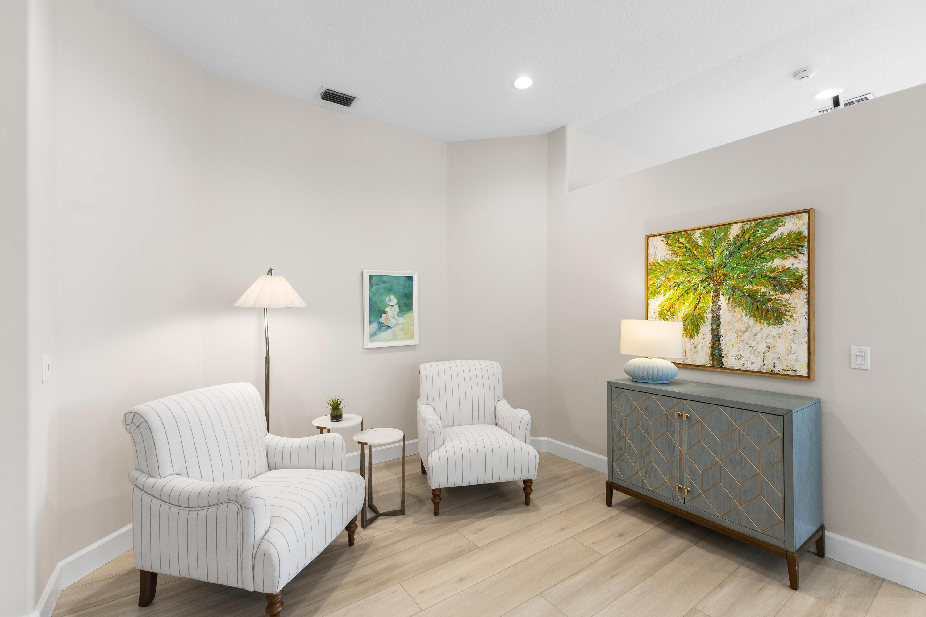 DIAMOND HEAD - Residential