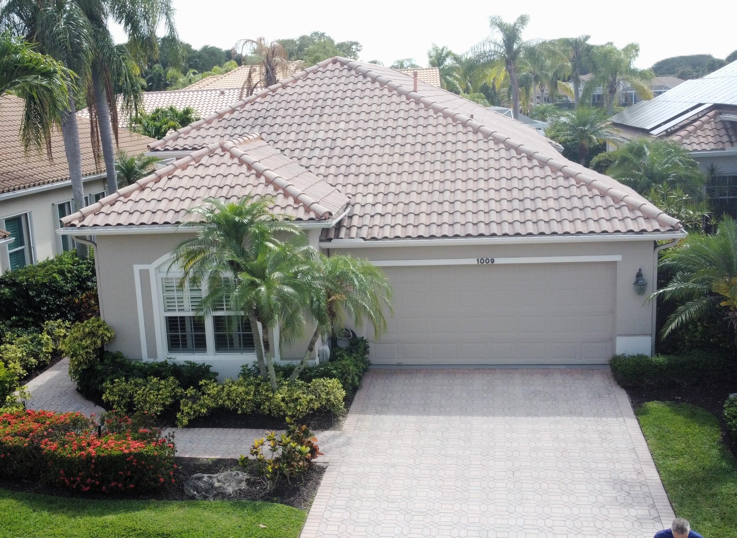 1009 Diamond Head Way