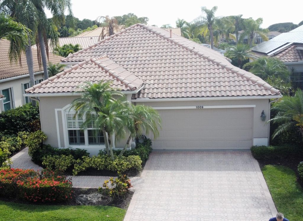 Photo of 1009 Diamond Head Way, Palm Beach Gardens, FL 33418 (MLS # B26028171)