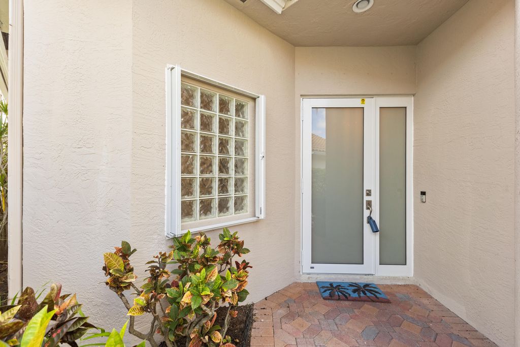 Photo of 1009 Diamond Head Way, Palm Beach Gardens, FL 33418 (MLS # B26028171)