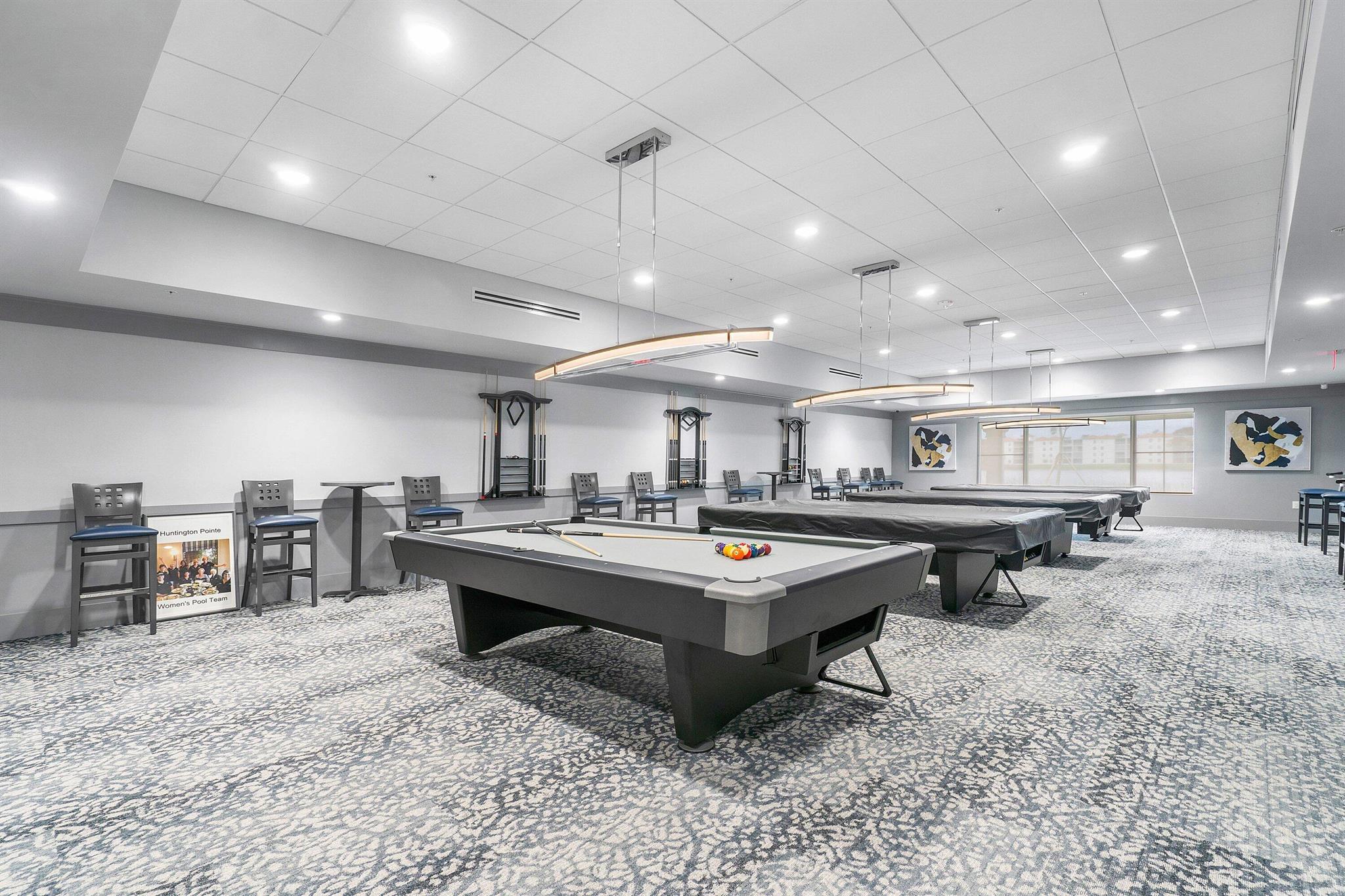 HUNTINGTON POINTE - Residential