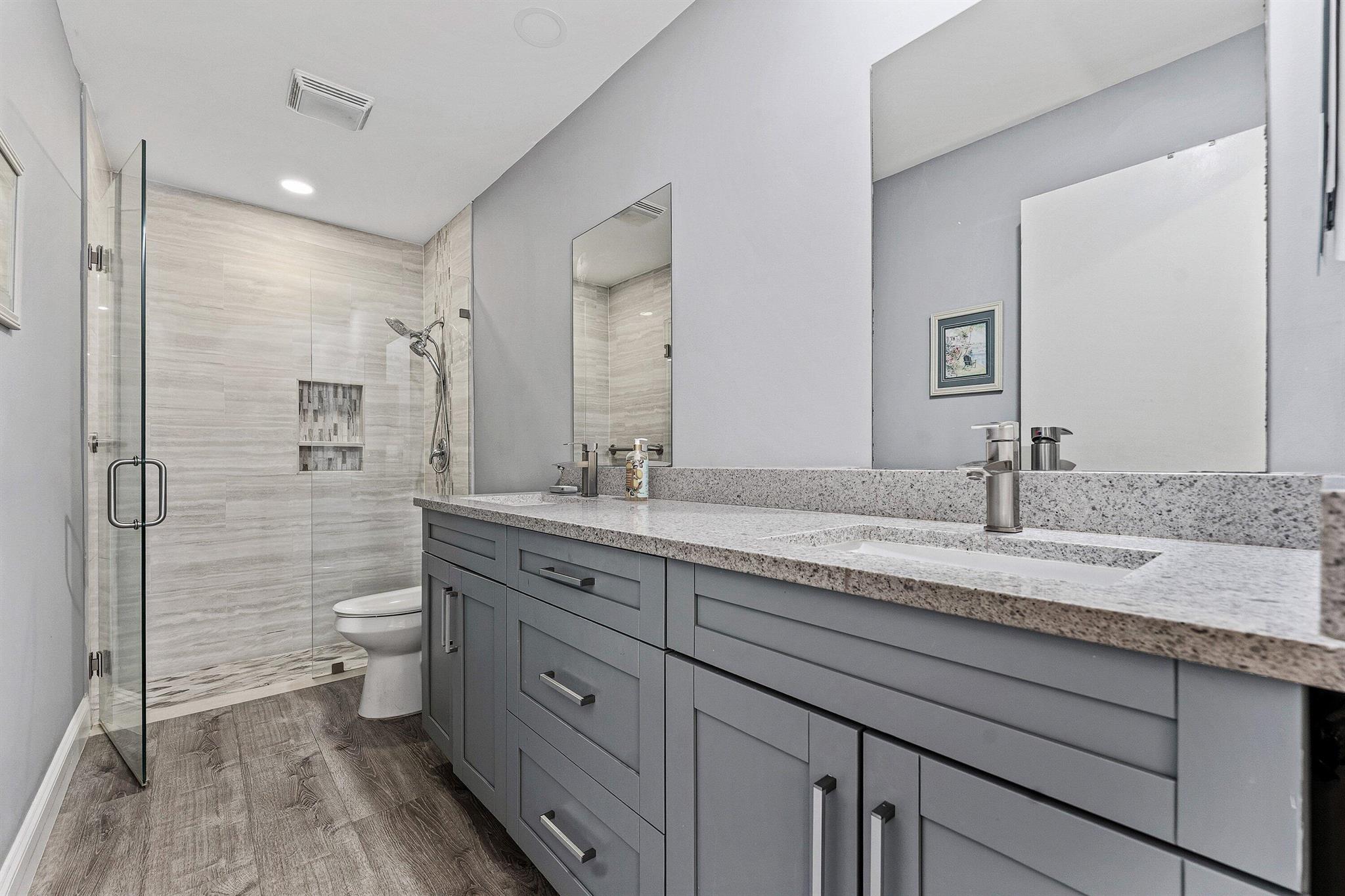 HUNTINGTON POINTE - Residential