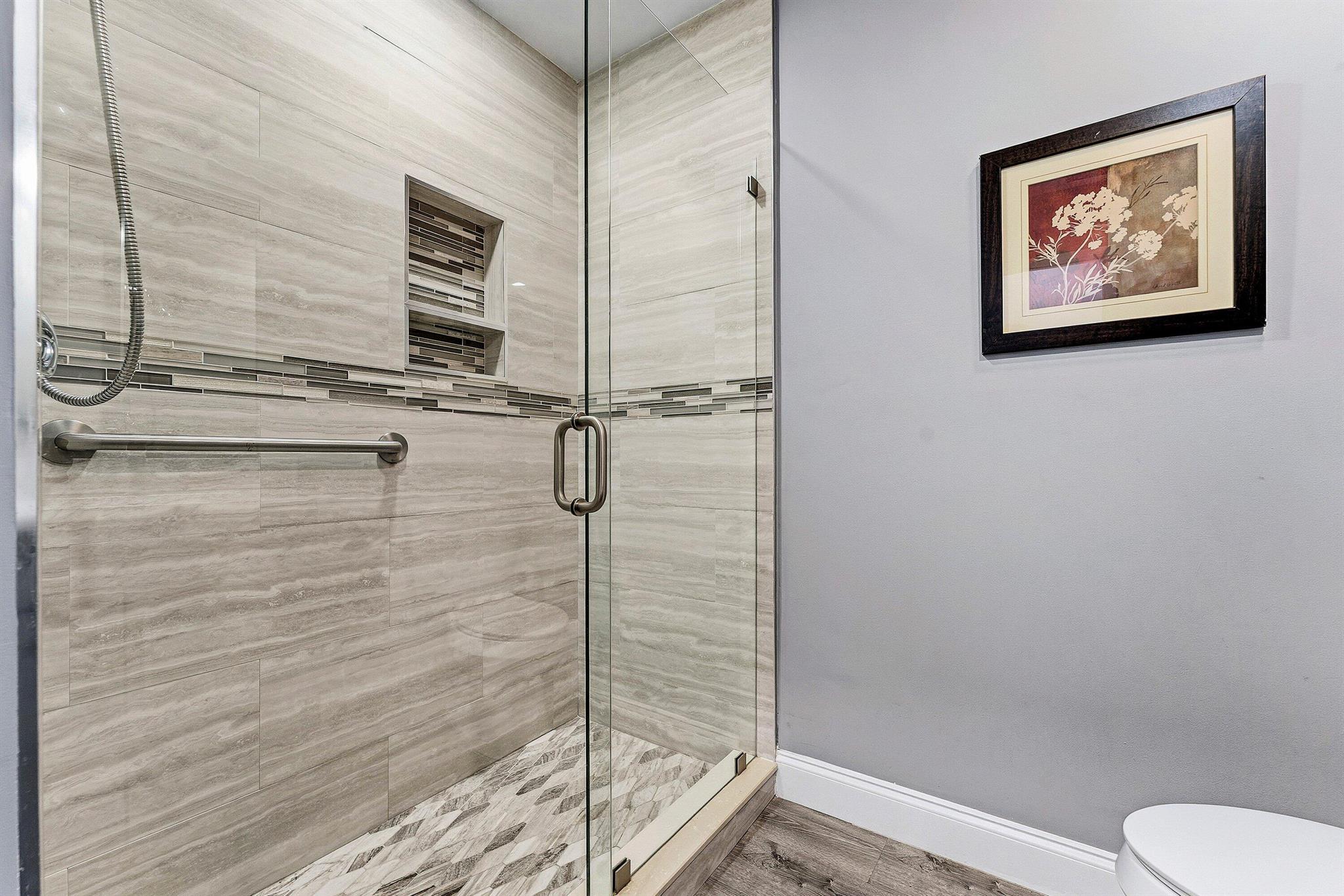 HUNTINGTON POINTE - Residential