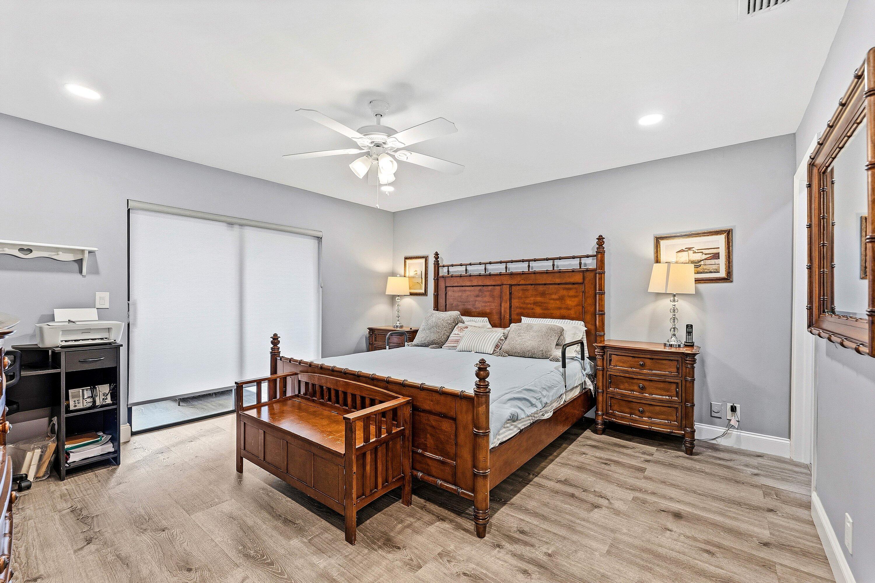 HUNTINGTON POINTE - Residential