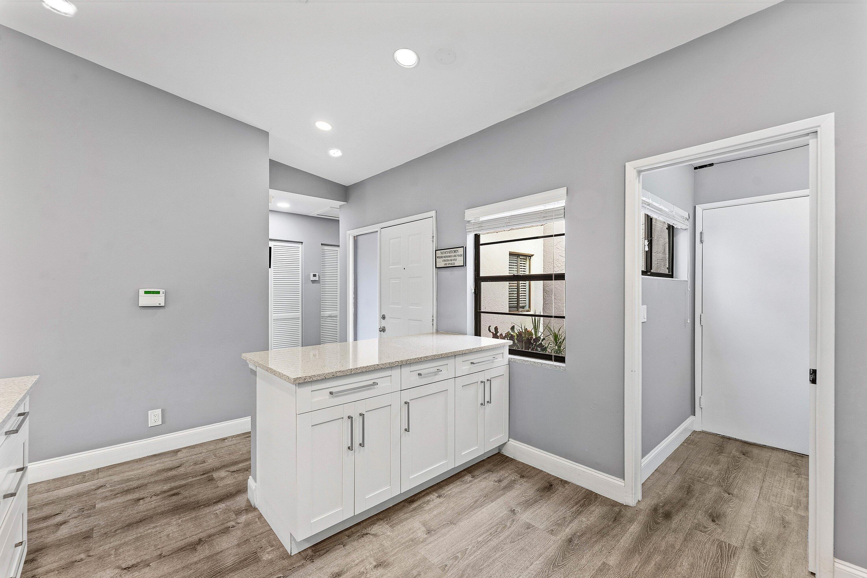 HUNTINGTON POINTE - Residential