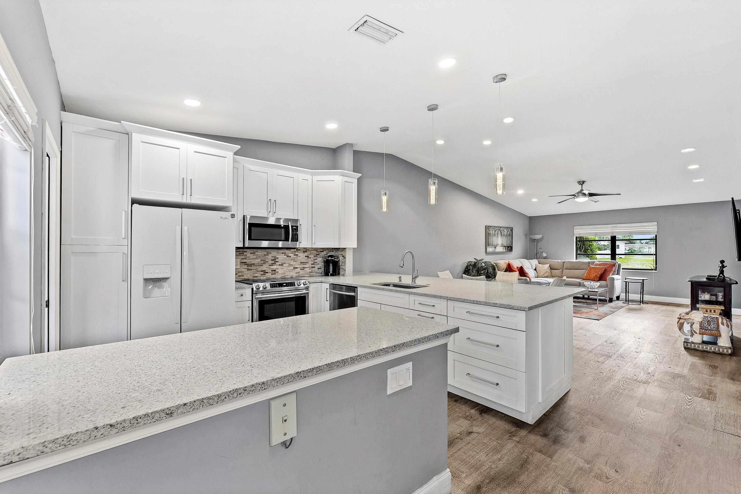 HUNTINGTON POINTE - Residential