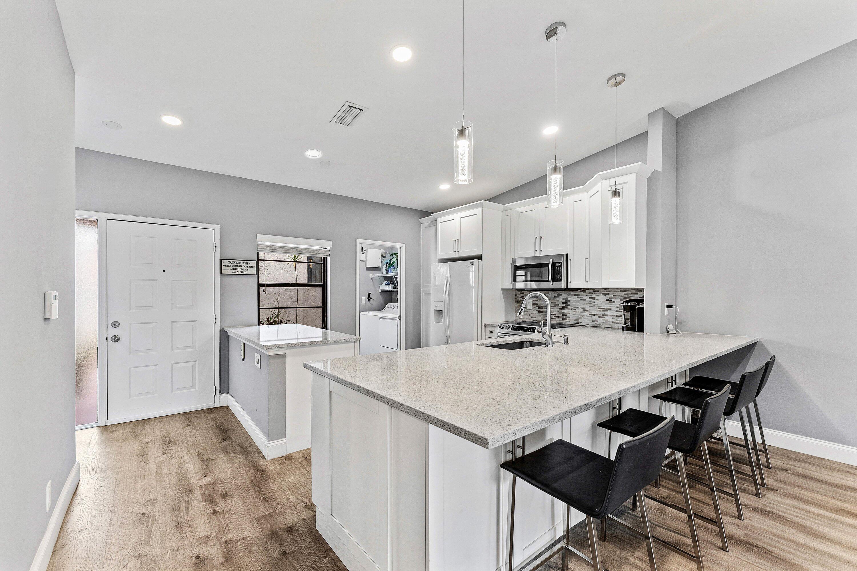 HUNTINGTON POINTE - Residential