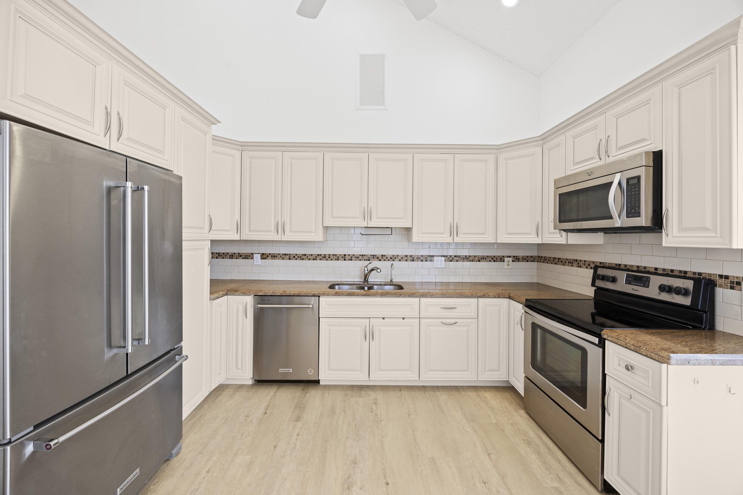 COPPER LAKE - Residential