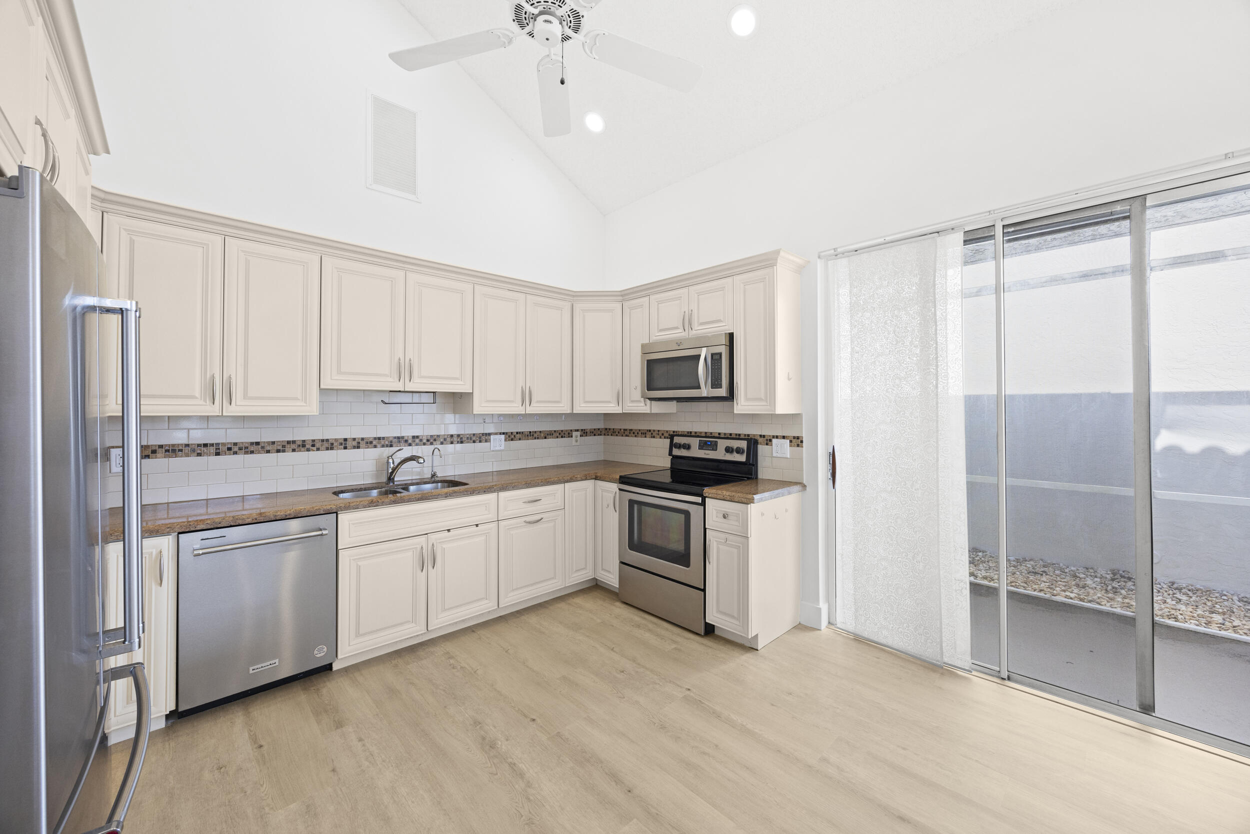 COPPER LAKE - Residential