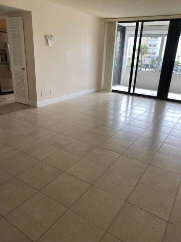 MAYFAIR HOUSE - Residential