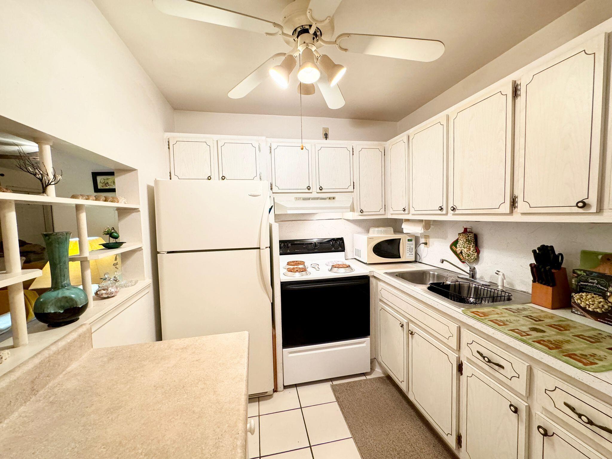 MURRY HILLS APT BLDG COND - Residential Lease