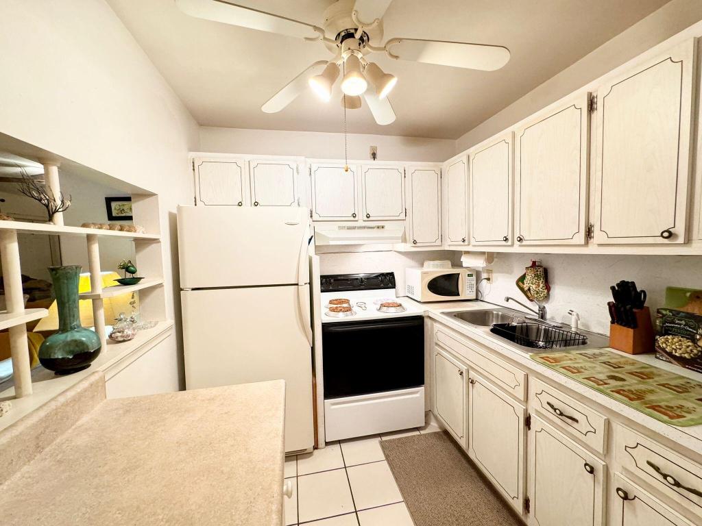 MURRY HILLS APT BLDG CONDO - Residential Lease