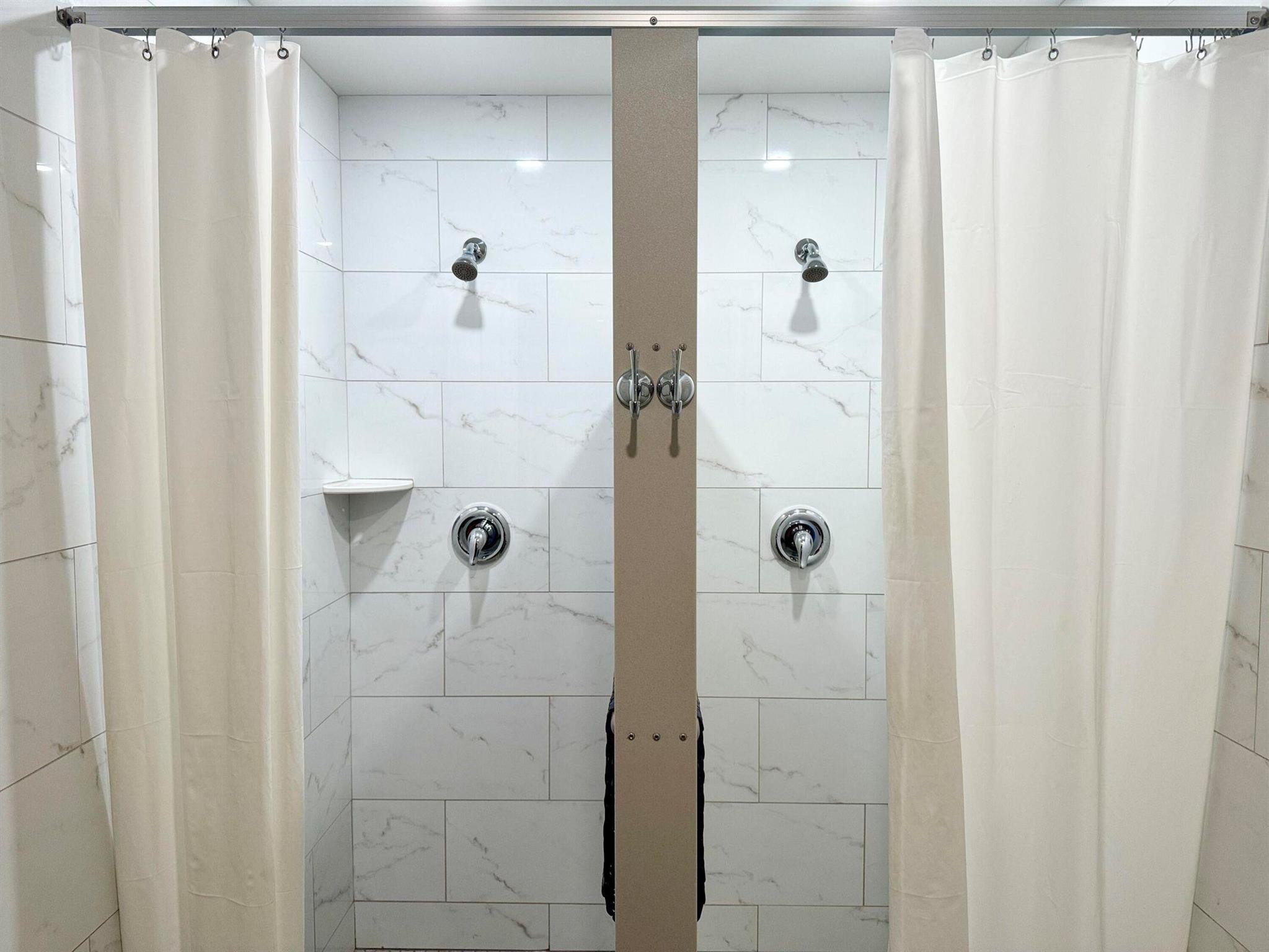 MURRY HILLS APT BLDG COND - Residential Lease