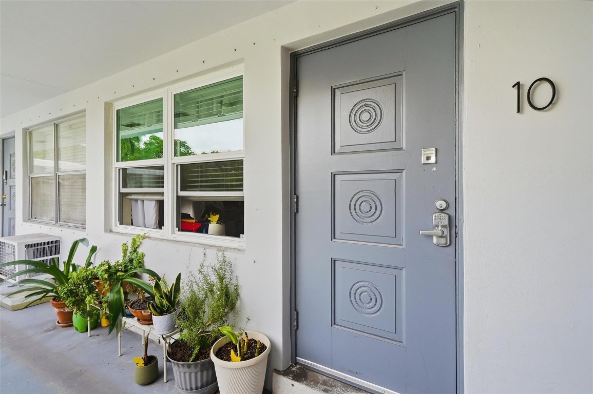 Astor Condo - Residential